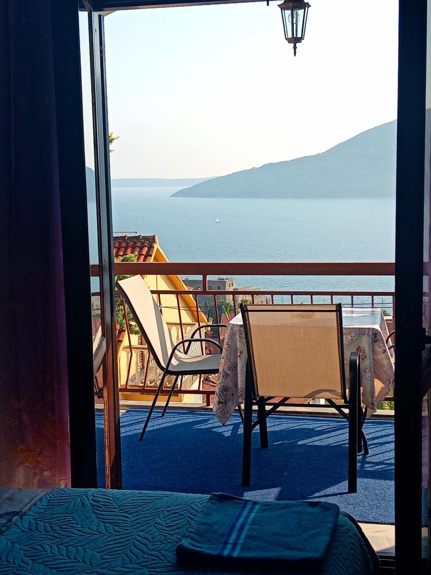 Guest House Cinderella Herceg Novi Exterior foto